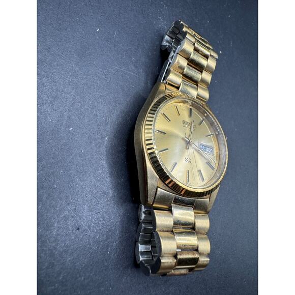 Seiko SQ President Watch Men\'s Gold Dial Gold Tone Day Date Round 6923-809LR main image 8